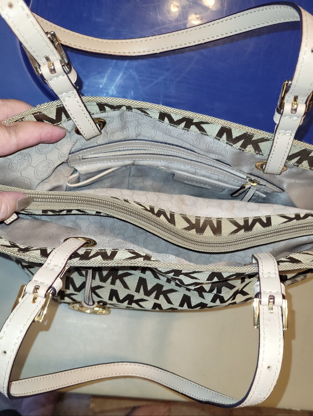 Michael Kors Jet Set Medium Logo Beige Signature Tote With Dust Bag. - Picture 7 of 16